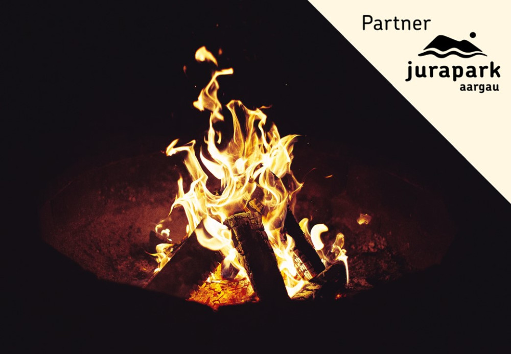 Ritual: Gemeinsames Verbrennen des alten Kräuterstabes - © Maja's Chrüterstübli